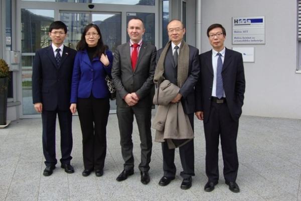 Chinesischer Botschafter zu Besuch bei Hidria AET