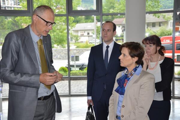 Französische Botschafterin zu Besuch bei Hidria